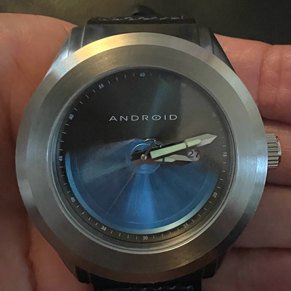 Android Rare Automatic Rotator Spinner Leather Me… - image 2